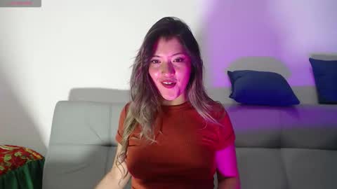 Snapshot of hanna__jones7 chatting on 12/23/25, 12:08 Hanna online show from 12/23/25, 12:08