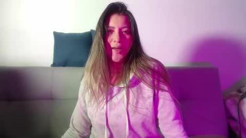 Snapshot of hanna__jones7 chatting on 03/19/26, 12:14 Hanna online show from 03/19/26, 12:14