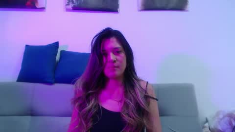 Snapshot of hanna__jones7 chatting on 04/04/26, 08:28 Hanna online show from 04/04/26, 08:28