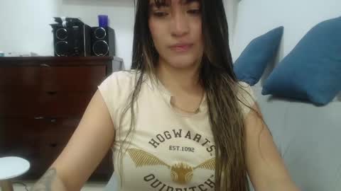 Snapshot of hanna__jones7 chatting on 04/21/26, 12:00 Hanna online show from 04/21/26, 12:00