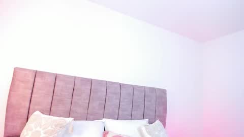 hanna_bunny15 online show from 10/16/25, 08:43