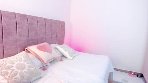 hanna_bunny15 online show from 11/21/25, 10:30