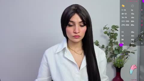 Snapshot of hanna_chloe chatting on 06/16/26, 03:36 Sara online show from 06/16/26, 03:36
