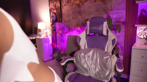 HANNA  online show from 10/20/25, 02:01