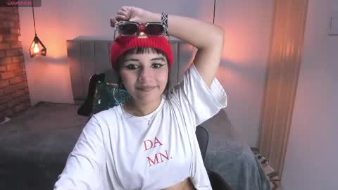 Snapshot of hanna_clark__ chatting on 05/22/26, 02:44 Hanna clark online show from 05/22/26, 02:44