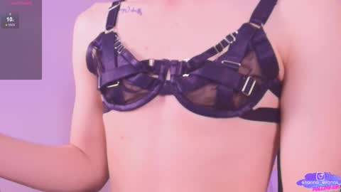 Snapshot of hanna_evanns_ chatting on 11/01/25, 08:22 Hanna online show from 11/01/25, 08:22