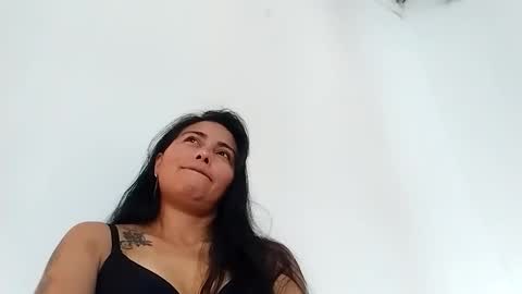 Snapshot of hanna_girl21 chatting on 10/29/25, 08:32 HANNA online show from 10/29/25, 08:32