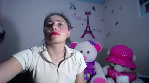 Snapshot of hanna_girl21 chatting on 11/29/25, 04:59 HANNA online show from 11/29/25, 04:59