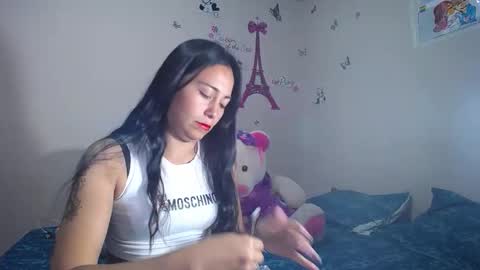 Snapshot of hanna_girl21 chatting on 03/27/26, 03:45 HANNA online show from 03/27/26, 03:45