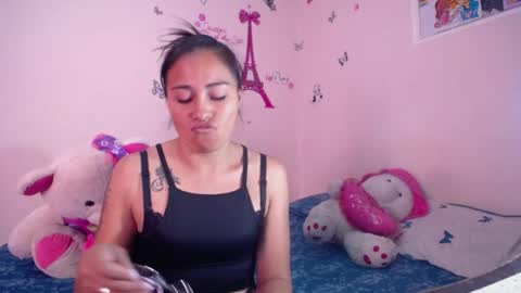 Snapshot of hanna_girl21 chatting on 04/03/26, 08:29 HANNA online show from 04/03/26, 08:29