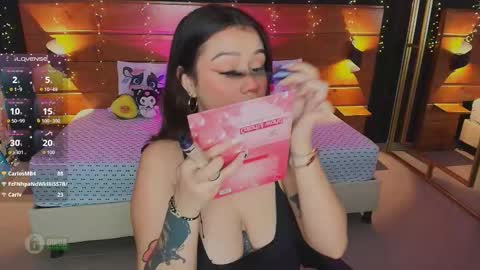 Snapshot of hanna_kimura chatting on 10/08/25, 09:12 Hanna online show from 10/08/25, 09:12