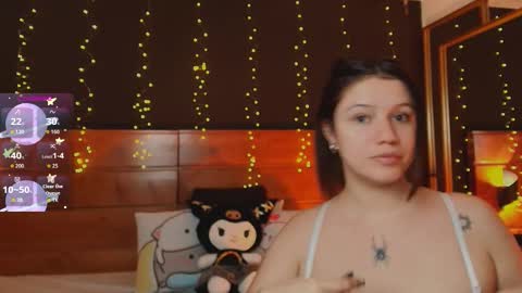 Snapshot of hanna_kimura chatting on 11/13/25, 03:05 Hanna online show from 11/13/25, 03:05