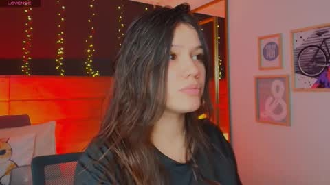 Snapshot of hanna_kimura chatting on 11/29/25, 02:47 Hanna online show from 11/29/25, 02:47