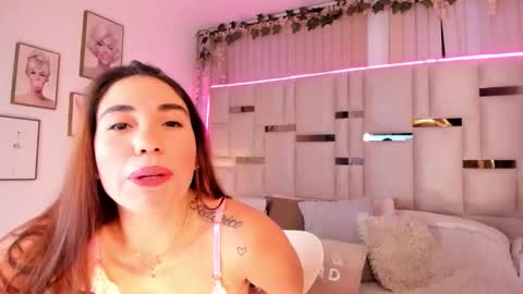 Hanna Klover online show from 02/25/26, 04:00