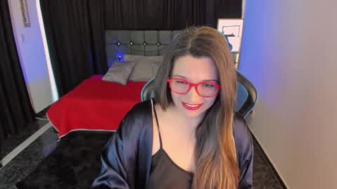 Snapshot of hanna_ma chatting on 10/15/25, 02:39 hanna_ma online show from 10/15/25, 02:39