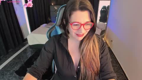 Snapshot of hanna_ma chatting on 11/01/25, 01:02 hanna_ma online show from 11/01/25, 01:02