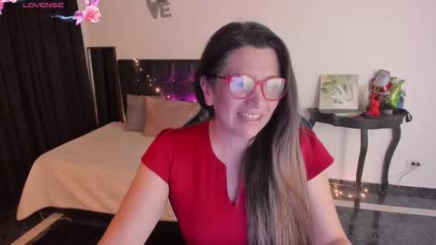 Snapshot of hanna_ma chatting on 11/25/25, 03:23 hanna_ma online show from 11/25/25, 03:23