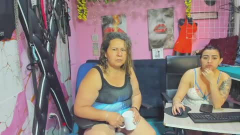 Snapshot of hanna_mature01 chatting on 05/18/26, 12:33 Hanna online show from 05/18/26, 12:33