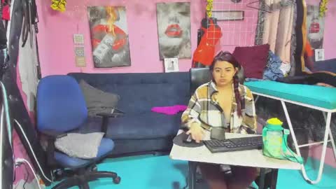 Snapshot of hanna_mature01 chatting on 05/21/26, 12:34 Hanna online show from 05/21/26, 12:34