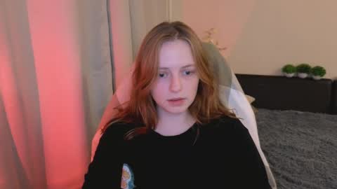 Snapshot of hanna_melon chatting on 02/12/25, 01:09 Hanna next stream is Mo 8pm-6am by CET online show from 02/12/25, 01:09