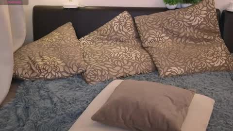 Snapshot of hanna_melon chatting on 02/21/25, 10:37 Hanna next stream is Mo 8pm-6am by CET online show from 02/21/25, 10:37