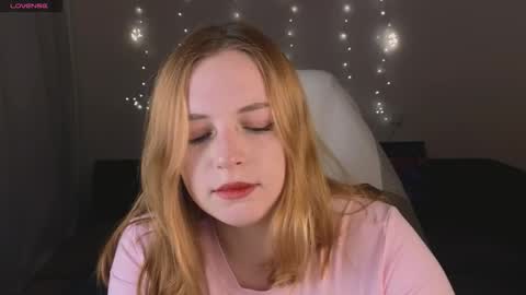 Snapshot of hanna_melon chatting on 10/20/25, 07:58 Hanna next stream is Mo 8pm-6am by CET online show from 10/20/25, 07:58