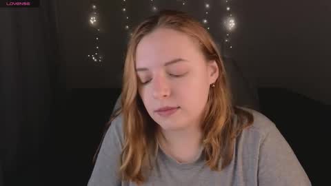 Snapshot of hanna_melon chatting on 10/23/25, 08:51 Hanna next stream is Mo 8pm-6am by CET online show from 10/23/25, 08:51