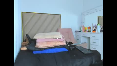 Snapshot of hanna_parkeer chatting on 03/12/26, 04:18 Hanna online show from 03/12/26, 04:18