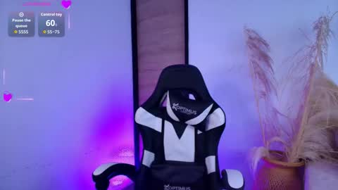 Hanna Capicorn online show from 12/18/25, 09:43