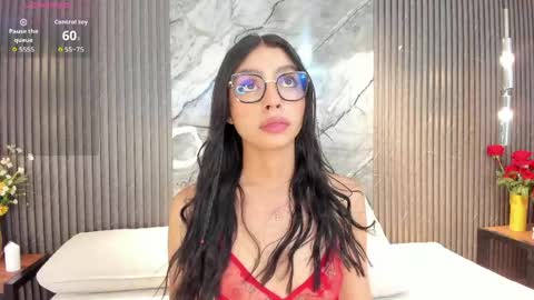 Snapshot of hanna_stell chatting on 05/27/26, 11:51 Hanna S online show from 05/27/26, 11:51