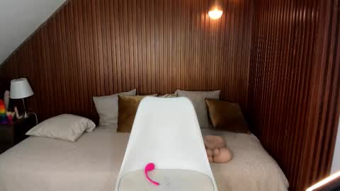 Akane Tendo online show from 11/26/25, 05:19