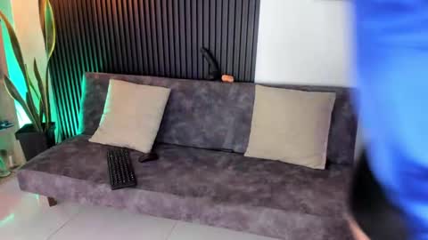 Snapshot of hannaah_x chatting on 09/13/25, 04:29 Sara online show from 09/13/25, 04:29