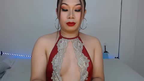 Hannah online show from 02/01/25, 02:37