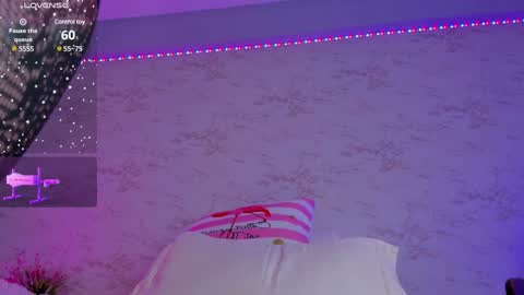 Snapshot of hannablaze_ chatting on 12/29/24, 05:44 HannaB  online show from 12/29/24, 05:44