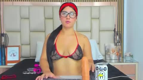 HannaClaire online show from 09/19/25, 05:09