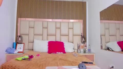 HannaClaire online show from 09/27/25, 08:30