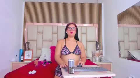 HannaClaire online show from 09/28/25, 04:40