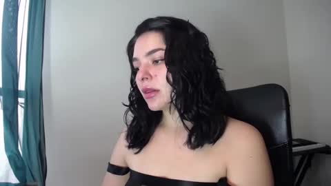 Snapshot of hannaconor chatting on 01/08/25, 08:18 Aurora Sky online show from 01/08/25, 08:18