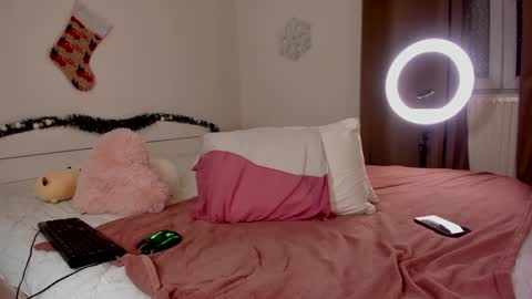 HannahIm a simple girl who likes gifts Lovense is activeThere are legends that in this room all your wish can come true online show from 01/14/25, 07:06