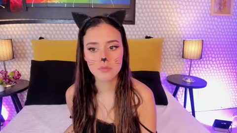 Snapshot of hannadowling_gh chatting on 10/31/25, 04:02 Hanna online show from 10/31/25, 04:02