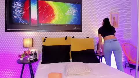 Snapshot of hannadowling_gh chatting on 11/16/25, 03:23 Hanna online show from 11/16/25, 03:23