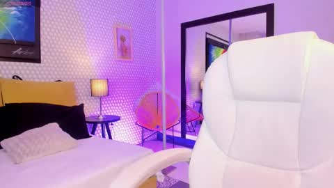 Snapshot of hannadowling_gh chatting on 11/22/25, 03:49 Hanna online show from 11/22/25, 03:49