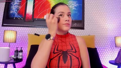 Snapshot of hannadowling_gh chatting on 11/28/25, 03:42 Hanna online show from 11/28/25, 03:42