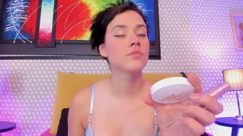 Snapshot of hannadowling_gh chatting on 11/30/25, 04:05 Hanna online show from 11/30/25, 04:05