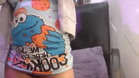 SARA  online show from 12/01/25, 05:34