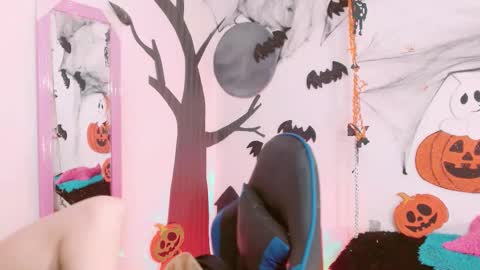 Hannah 027 online show from 10/23/25, 10:36