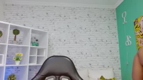 Hannah  online show from 11/23/25, 11:21