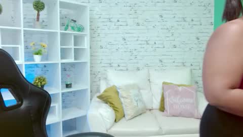 Hannah  online show from 12/02/25, 11:15