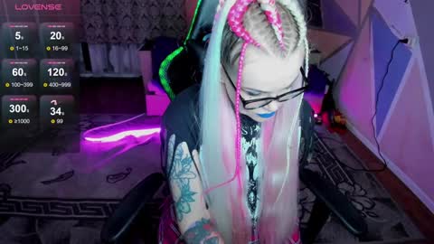 Hannah online show from 12/10/24, 01:11