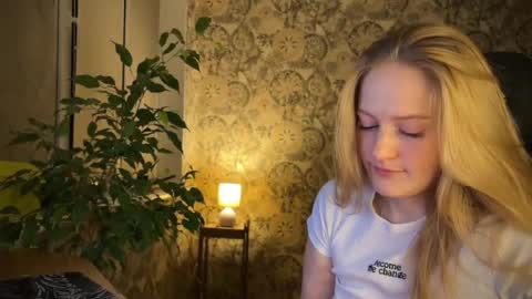 hannah levis  online show from 02/24/25, 10:36